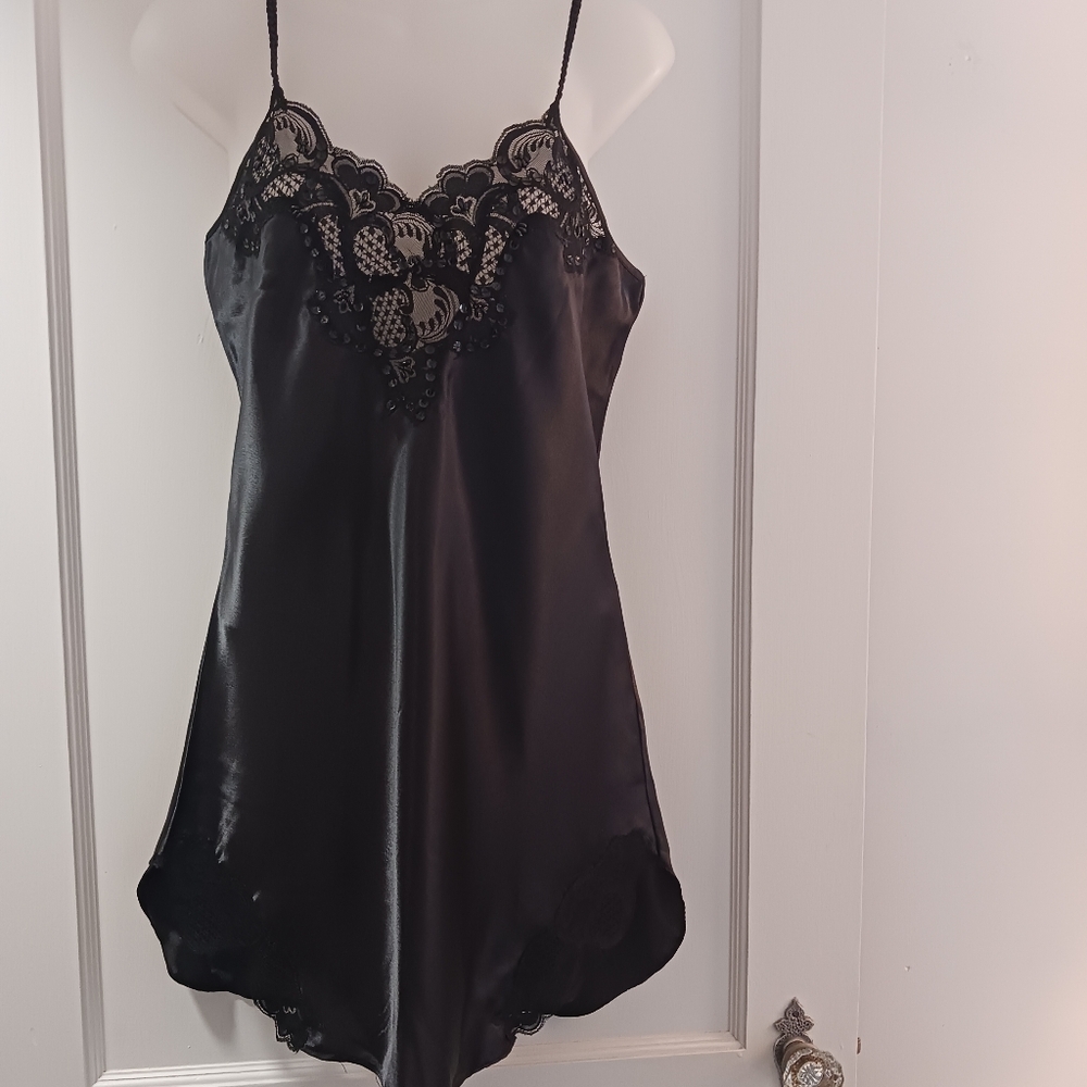 Black Shorty Nightgown